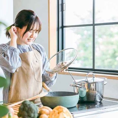 やけどの痛みはいつまで続く？応急処置と水ぶくれの対処法